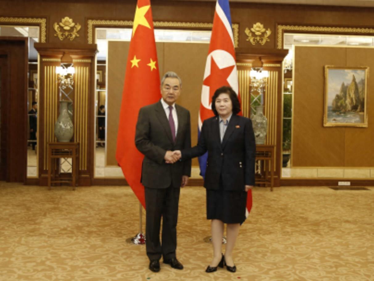 九游娱乐登录入口-访朝第二天，王毅在平壤提中方主张，话音刚落，朝鲜的回应很直接